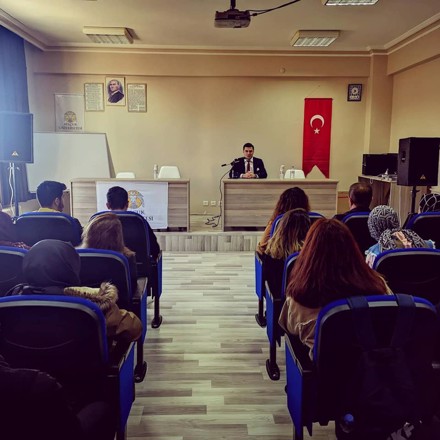 Yüksekokulumuzda "Toplum ve Adalet" Konulu Söyleşi Gerçekleştirildi